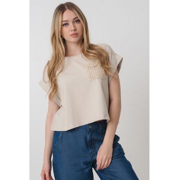 Tricou uni cu buzunar brodat aplicat