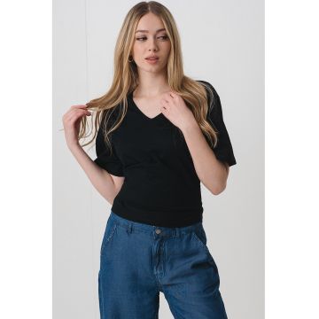 Tricou uni cu decolteu in V