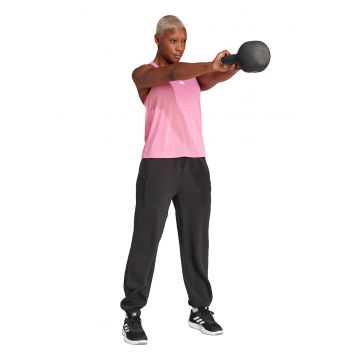 Top cu decupaj pe partea din spate - pentru fitness