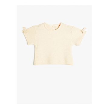 Tricou crop cu fenta cu nasturi