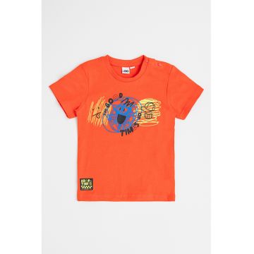Tricou cu decolteu la baza gatului si imprimeu