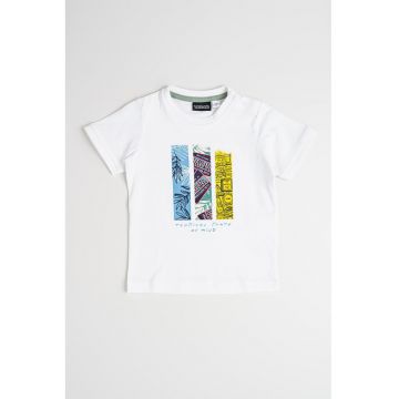 Tricou cu decolteu la baza gatului si imprimeu grafic