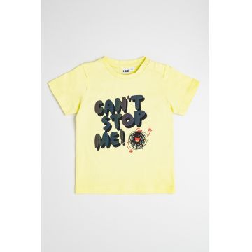 Tricou cu decolteu la baza gatului si imprimeu text