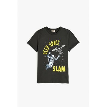 Tricou cu imprimeu grafic
