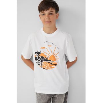 Tricou cu imprimeu grafic si decolteu la baza gatului