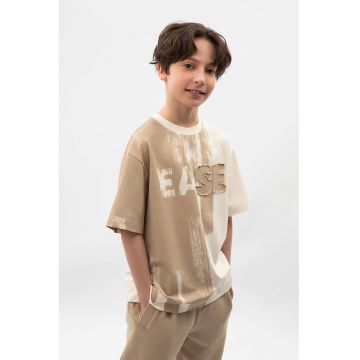 Tricou cu imprimeu si maneci cazute