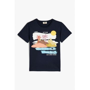 Tricou cu model grafic