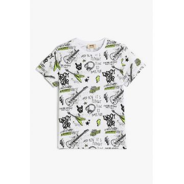 Tricou de bumbac cu model grafic