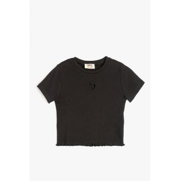 Tricou striat cu decolteu la baza gatului