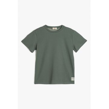 Tricou tricotat fin cu model uni