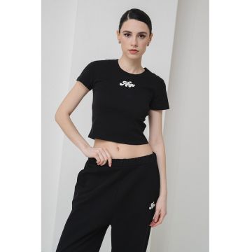 Tricou crop cu imprimeu logo