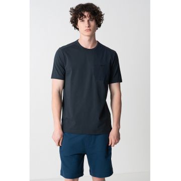 Tricou cu buzunar pe piept
