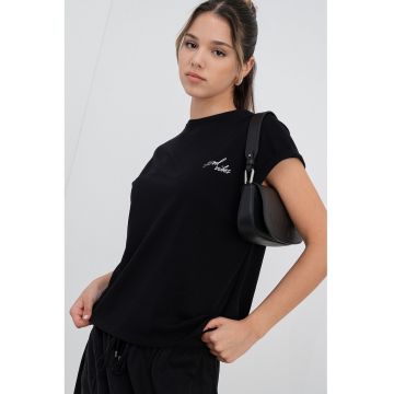 Tricou cu decolteu barcuta