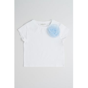 Tricou cu decolteu la baza gatului si detaliu din tul pe piept