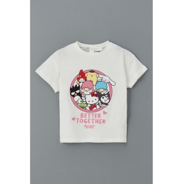 Tricou cu decolteu la baza gatului si imprimeu grafic