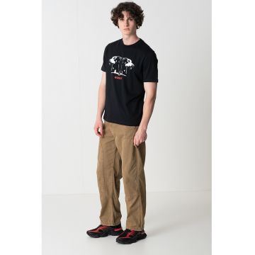 Tricou cu decolteu la baza gatului si imprimeu logo
