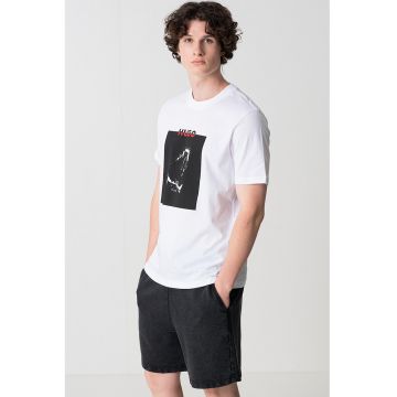 Tricou cu decolteu la baza gatului si imprimeu logo