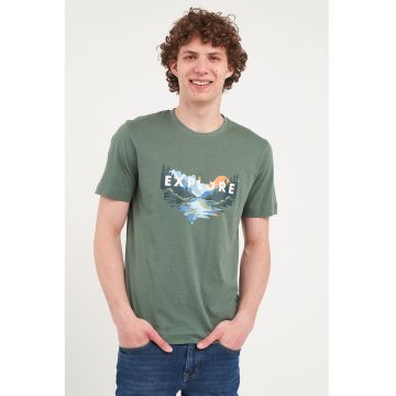 Tricou cu decolteu la baza gatului si model grafic