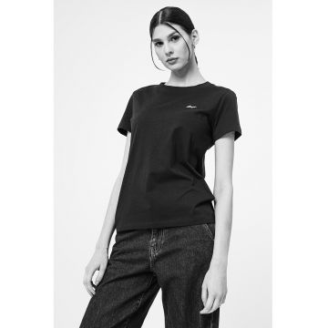 Tricou cu logo discret pe piept