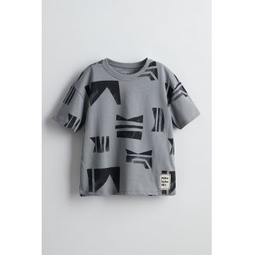 Tricou cu model si maneci cazute