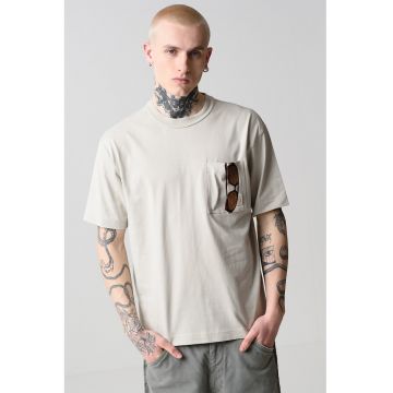 Tricou regular fit cu decolteu la baza gatului