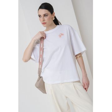 Tricou supradimensionat cu decolteu la baza gatului
