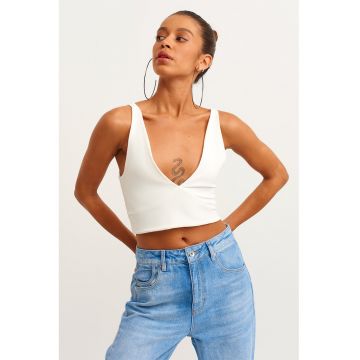 Top crop cu decolteu adanc in V