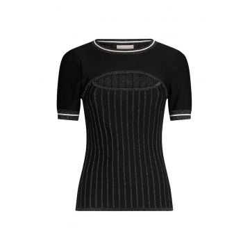 Tricou cu decolteu la baza gatului si decupaj frontal