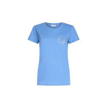 Tricou cu logo si decolteu la baza gatului