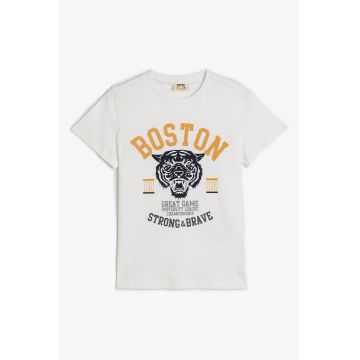 Tricou cu model grafic