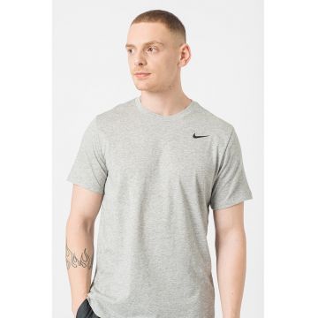 Tricou cu tehnologie Dri-FIT si decolteu la baza gatului - pentru fitness