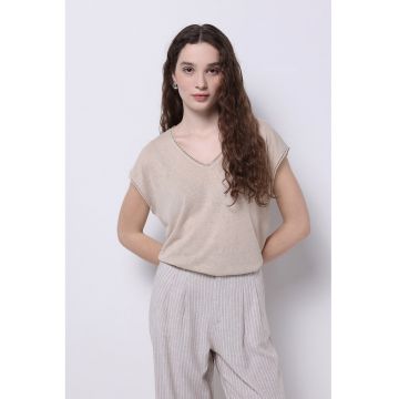 Tricou lejer cu decolteu in V