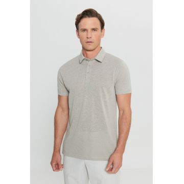 Tricou polo cu fenta cu nasturi