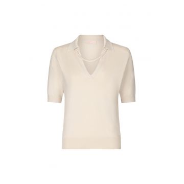 Tricou polo tricotat fin cu aplicatie cu colier