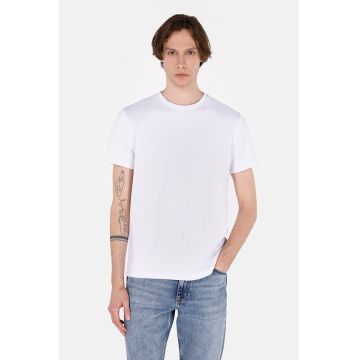 Tricou striat cu decolteu la baza gatului