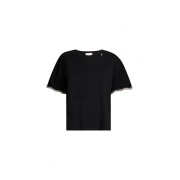 Tricou uni cu decolteu la baza gatului