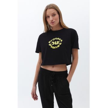 Tricou crop cu imprimeu