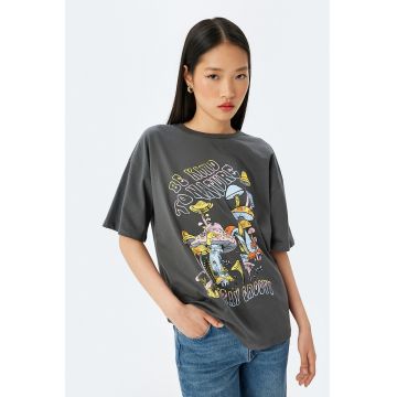 Tricou cu imprimeu grafic