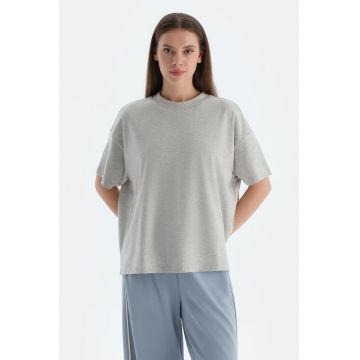 Tricou lejer cu maneci cazute