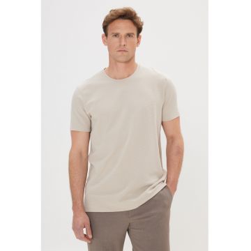 Tricou uni cu decolteu la baza gatului