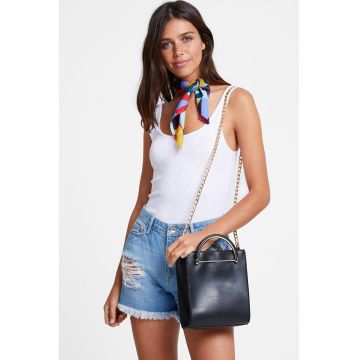 Top slim-fit cu decolteu rotund
