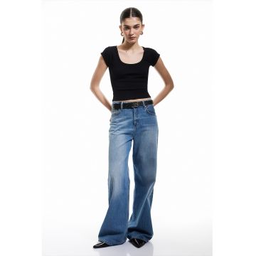 Tricou crop cu decolteu rotund