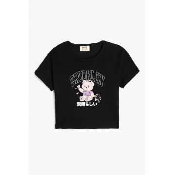Tricou crop cu imprimeu grafic