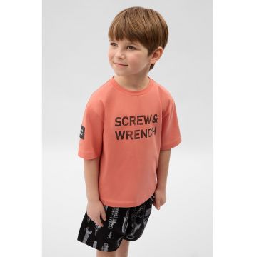 Tricou cu decolteu la baza gatului si imprimeu text