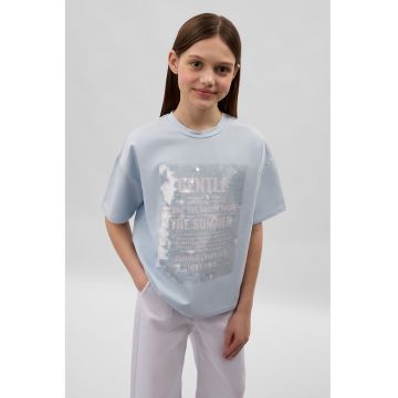 Tricou cu imprimeu text si aplicatii cu paiete