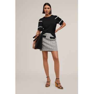 Tricou din bumbac cu decolteu la baza gatului