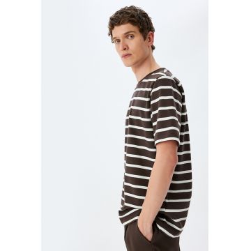 Tricou din bumbac cu model in dungi