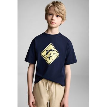 Tricou lejer cu model grafic