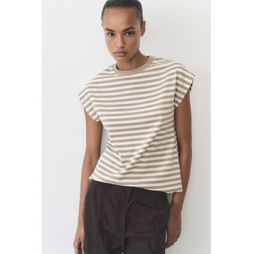 Tricou tricotat fin cu model in dungi