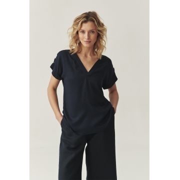 Bluza lejera fara maneci cu decolteu in V